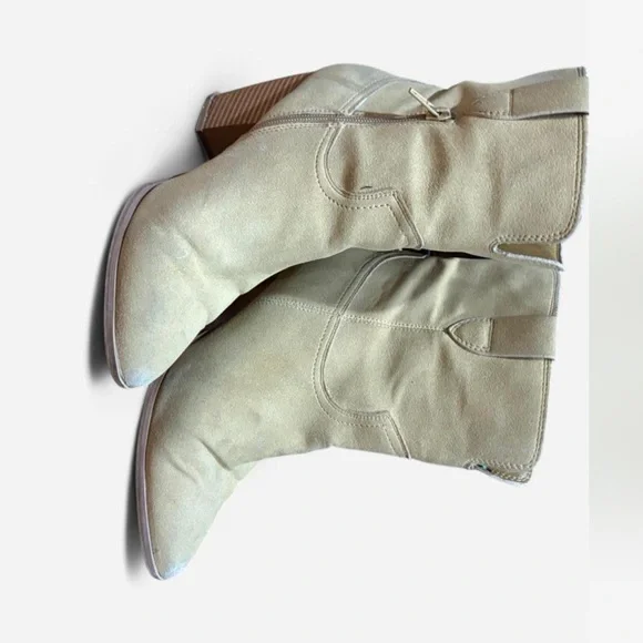 MIA Cream Heeled Boots - Picture 2 of 4